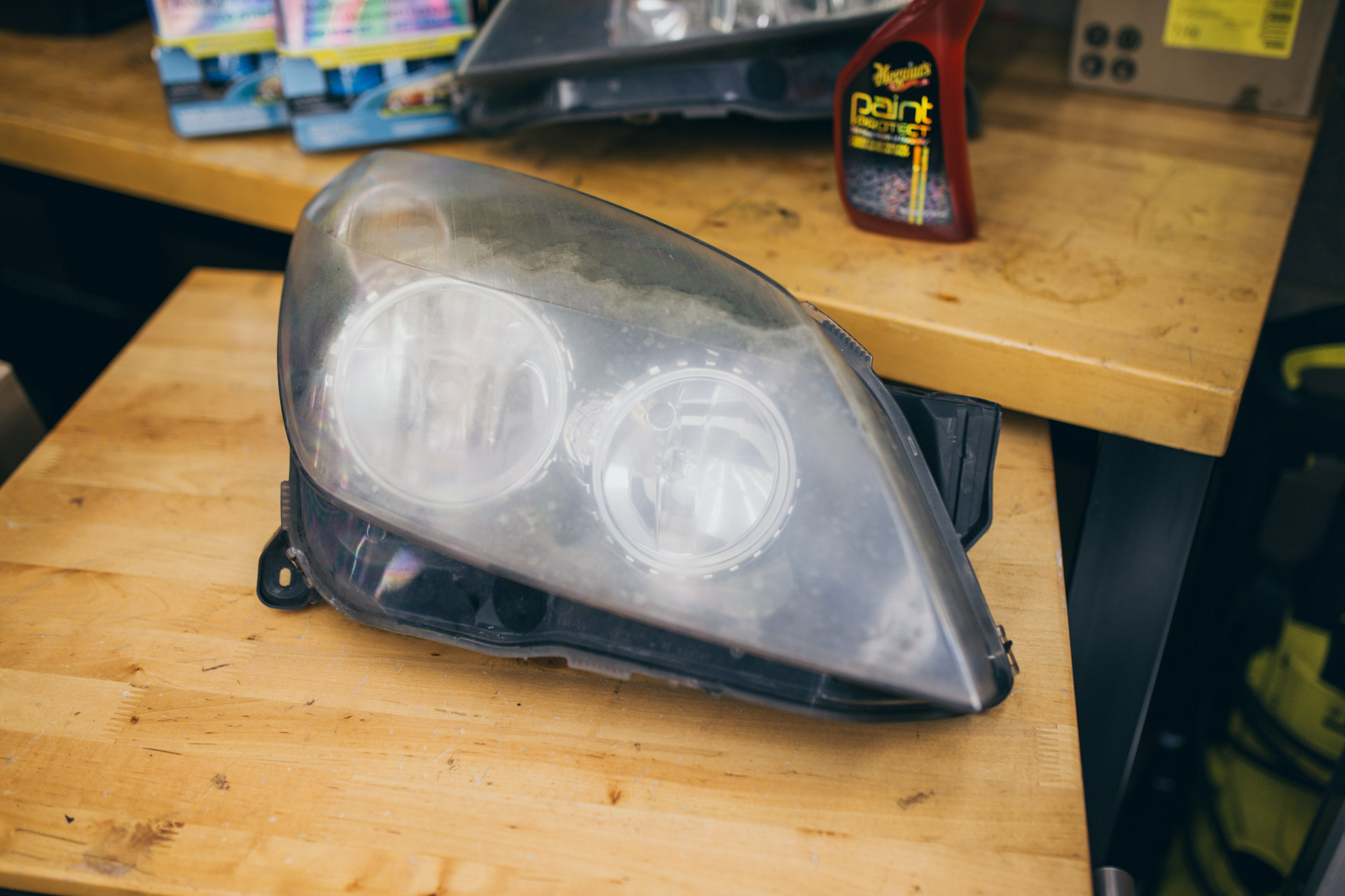 Restoring tired headlights with Meguiar's Two Step PerfectClarity Headlight  Restoration kit - Meguiars UK